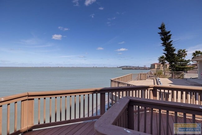 Photo - 618 N Shore Dr