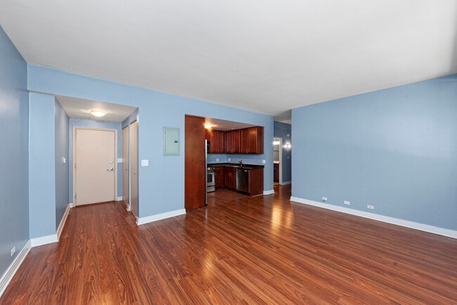 Building Photo - 2300 N Commonwealth Ave Unit 1A Rental