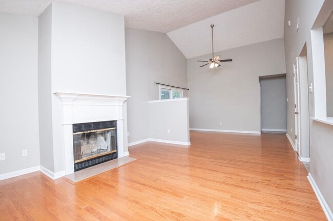 Photo - Knoxville 37922 - 3 bedroom, 2 bath with fenced-in yard - Call Susan Niedergeses (865) 300-4722