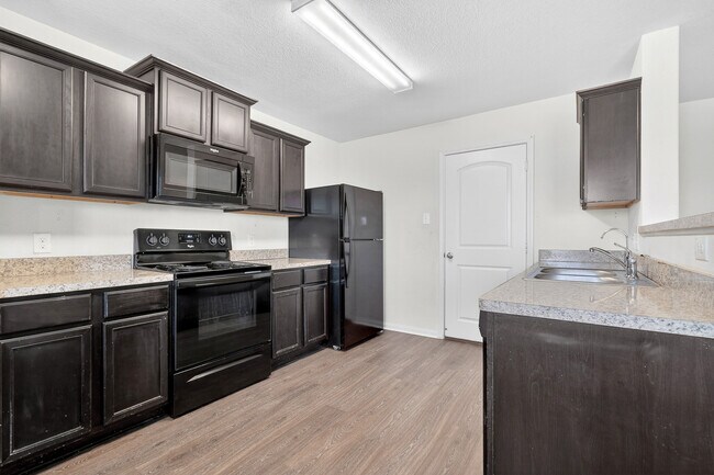 Photo - 308 Yearwood Ln