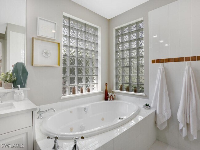 Photo - 2847 Tiburon Blvd E Unit 8-101