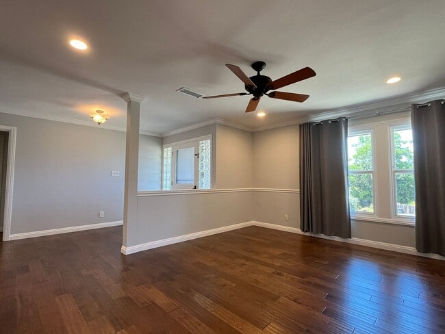 Photo - 2085 Warmlands Ave