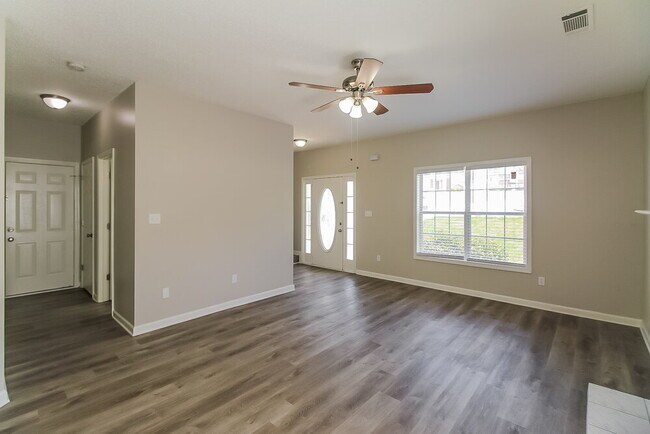 Photo - 7047 Cheswick Dr