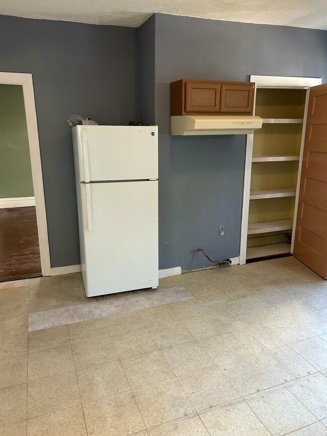 Building Photo - 30 Jefferson Ave Unit 2 Rental