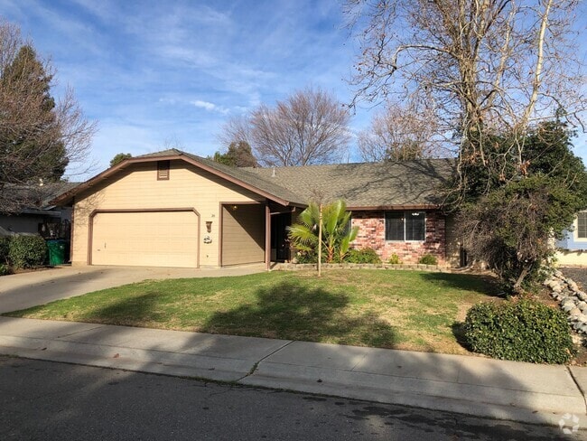 Building Photo - 3-Bed, 2-Bath Single-Family Home (Lease as...