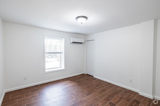 3BR, 1BA - Bedroom
