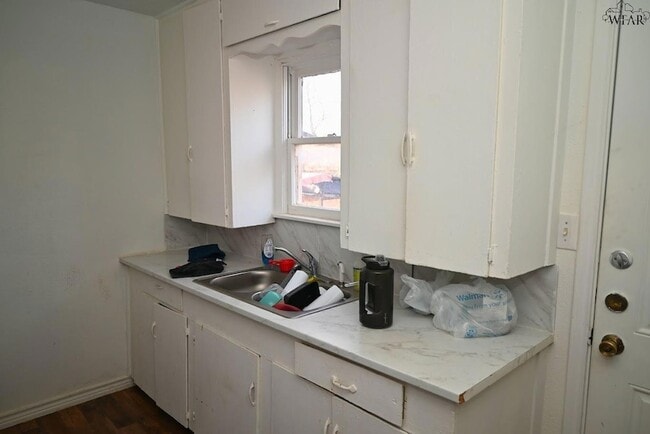 Photo - 902 Flood St