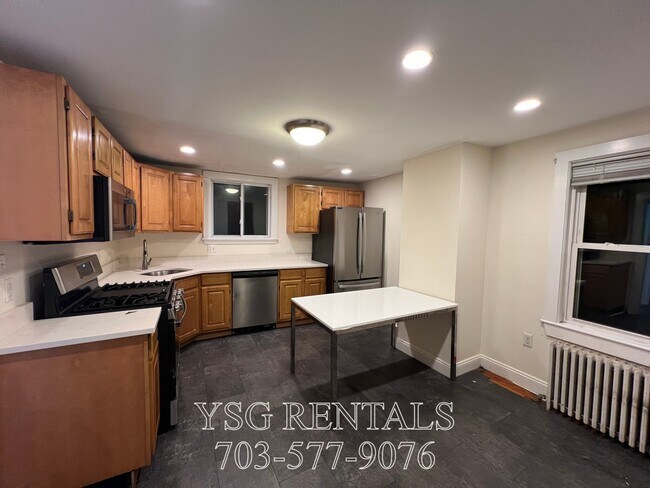 Building Photo - 10 Alleghany St Unit 1 Rental
