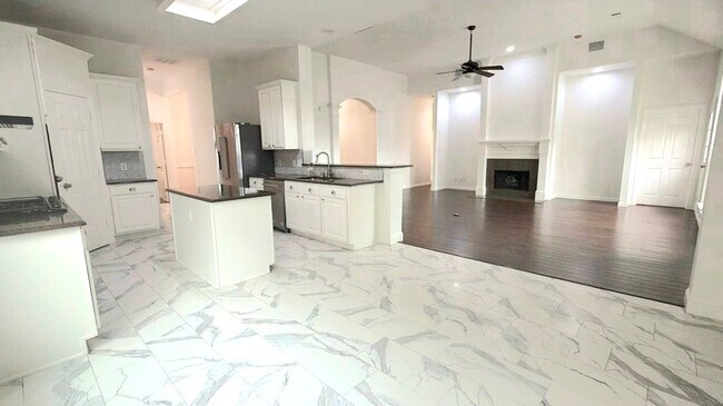 Photo - 11821 Cotswold Dr