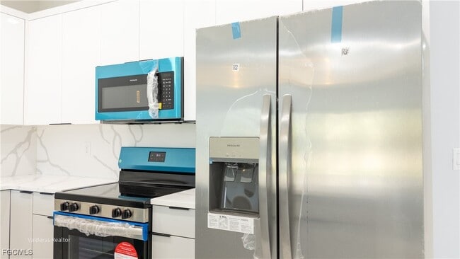 Photo - 2404-2406 Crawford Ave N