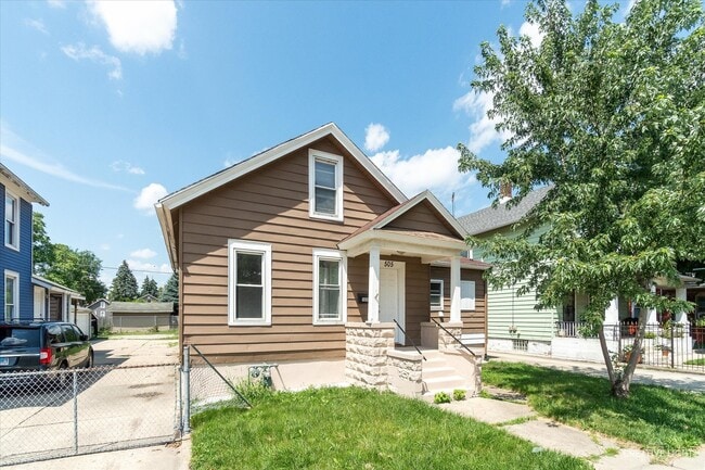 Building Photo - 505 E Jackson St Unit 2