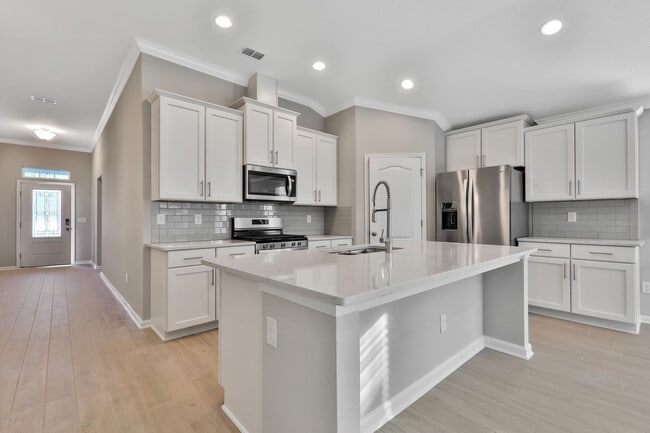 Photo - 589 Glasgow Dr