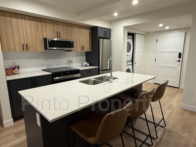 Photo - 8615-8108 108 St NW