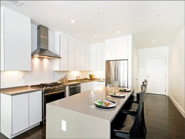 Photo - 2 W Sixth St Unit 208