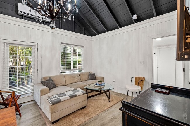 Photo - 1017 SW 4th St