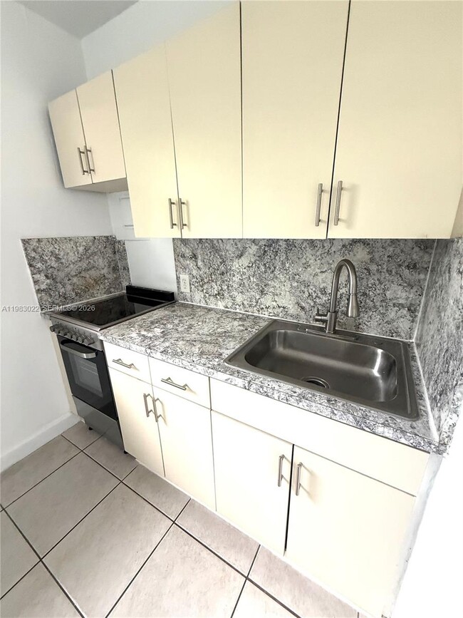 Photo - 1490 NW 43rd St Unit C