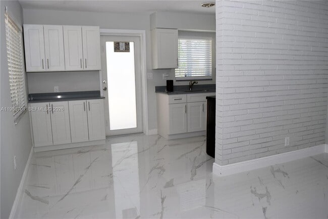 Photo - 622 NE 6th St Unidad 2