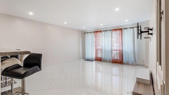 Photo - 133 N Pompano Beach Blvd Unit 204