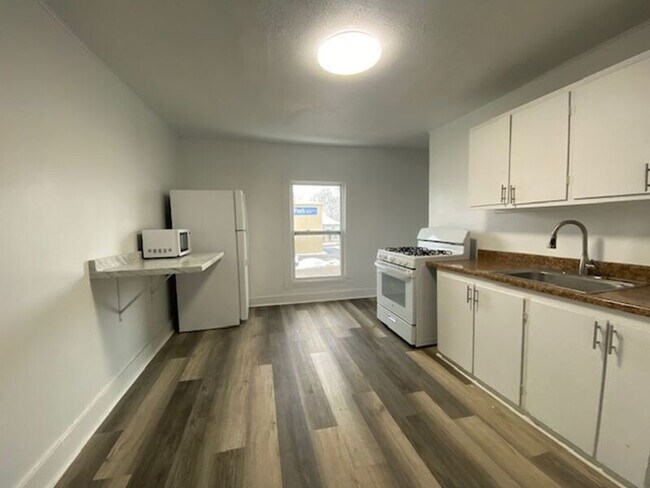 Photo - 124 S Chillicothe St