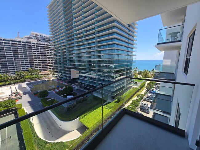 Building Photo - 10185 Collins Ave Unit 1003