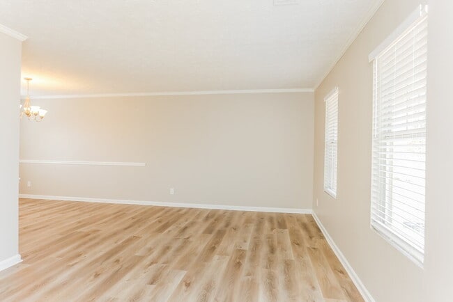 Photo - 609 Fern Terrace SE