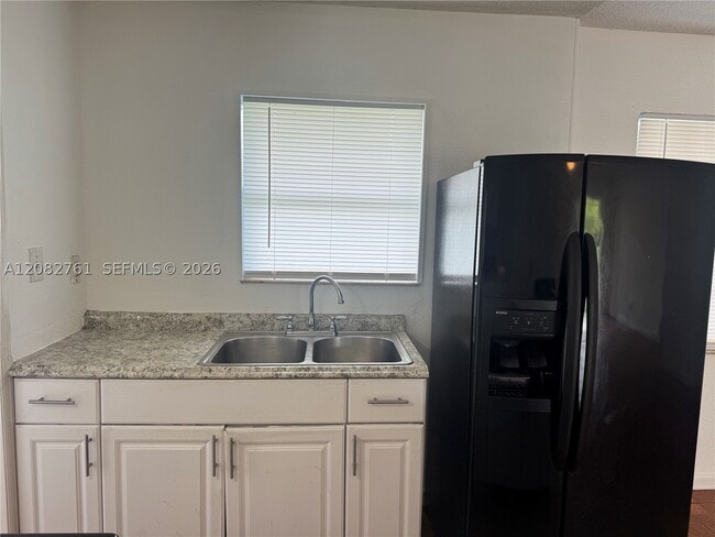 Photo - 717 SW 79th Ave