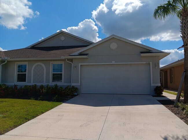 BEAUTIFULLY FURNISHED HOME - BEAUTIFULLY FURNISHED HOME