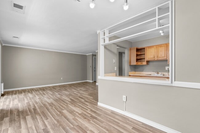 Building Photo - 558 Wilson Bridge Dr Unit D1 Rental