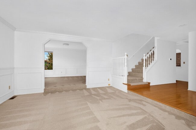 Photo - Open 3 Bedroom in Nice Neighborhood Close to Everything