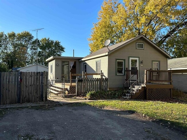 Building Photo - 2351 Ashland St