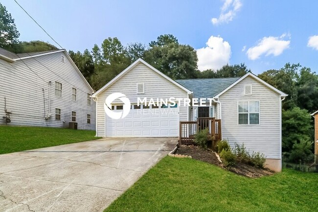 Building Photo - 5 Bedroom Pet-Friendly Home in Marietta, GA with Main Street Renewal