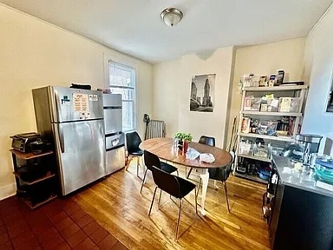 Photo - Renovated 4 Floor 5 Bed/2 Bath Fenway Townhouse on Hemenway for September 1st