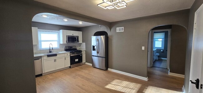 Photo - 1823 S 52nd St