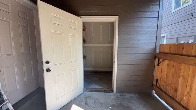 683 SE 197th Ave