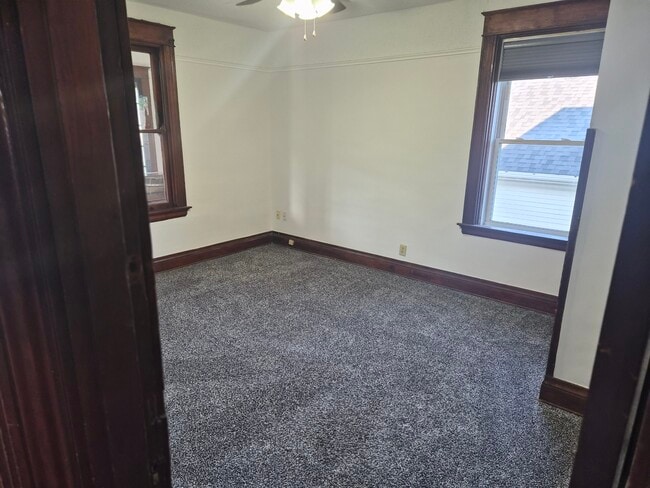 Photo - 2417 Robertson Ave