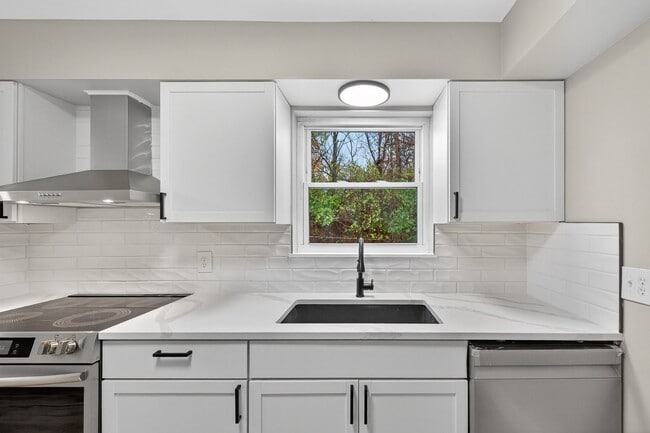 Photo - 5737 Kroegermount Dr