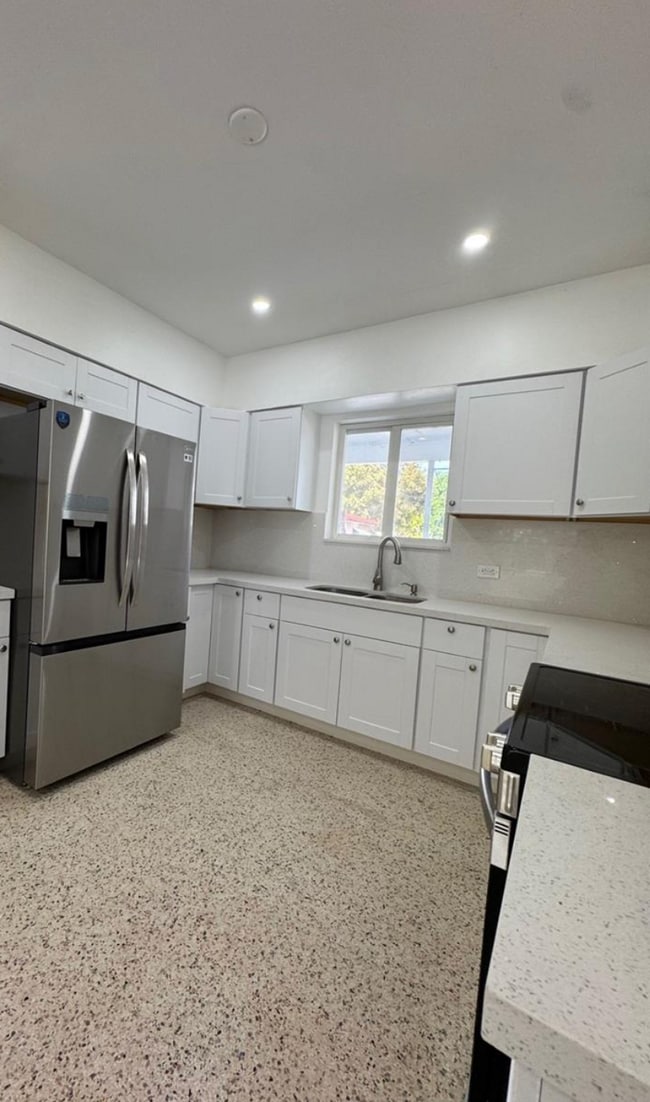 Photo - 4700 SW 7th St