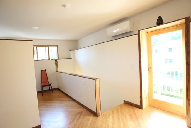 Photo - 109 E Lakeside St Unit Studio apartment