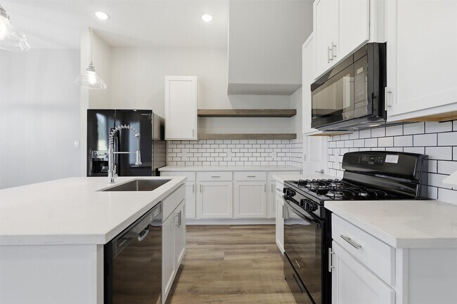 Photo - 9914 Clark Cyn Ln