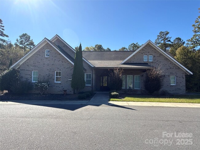 Building Photo - 13931 Thompson Rd