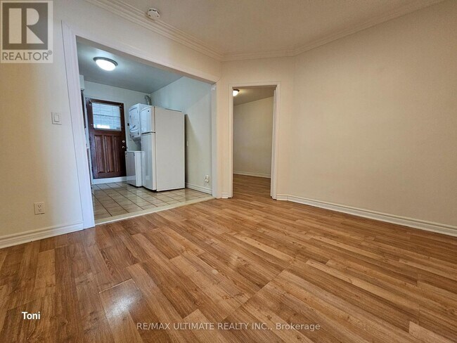 Photo - 568 Rogers Rd