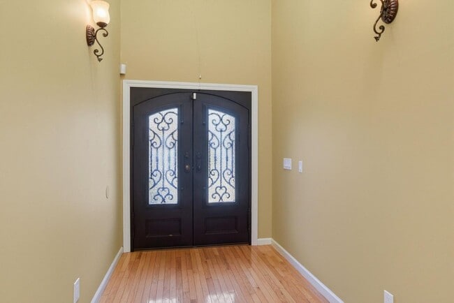 Photo - 659 Upton St