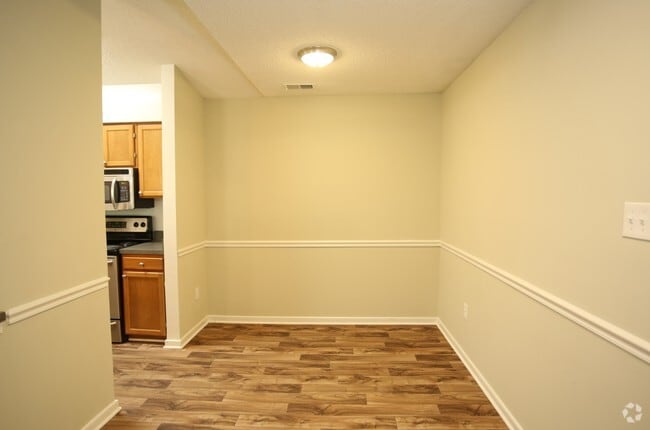 Photo - Oaks at Gayton