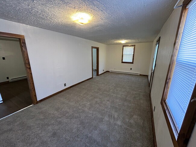 Photo - 154 Robley St