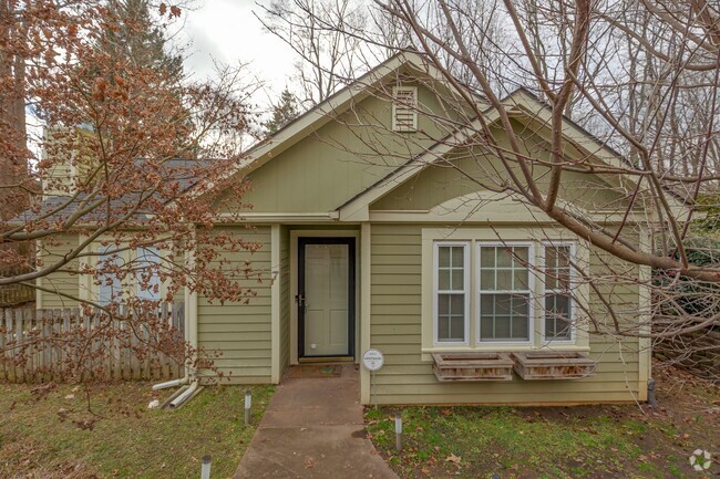 Building Photo - Beautiful Home in a quiet neighborhood