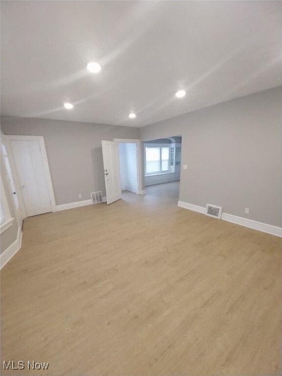 Photo - 1635 Hillcrest Rd Unit Up