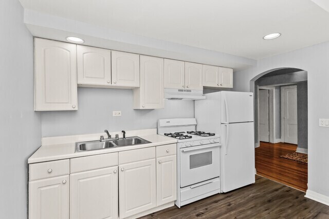 Photo - 3648 N Pine Grove Ave Unit G