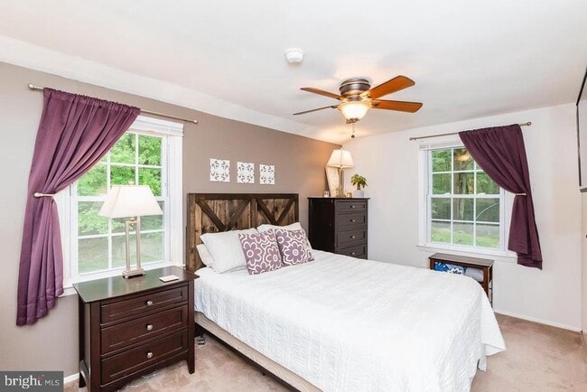 Photo - 32 Melken Ct