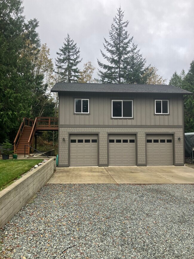 Photo - 3764 Biz Point Rd