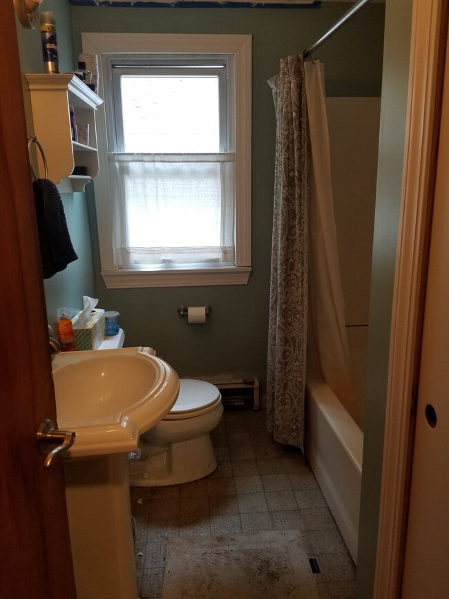 Photo - 23 N Maple St House